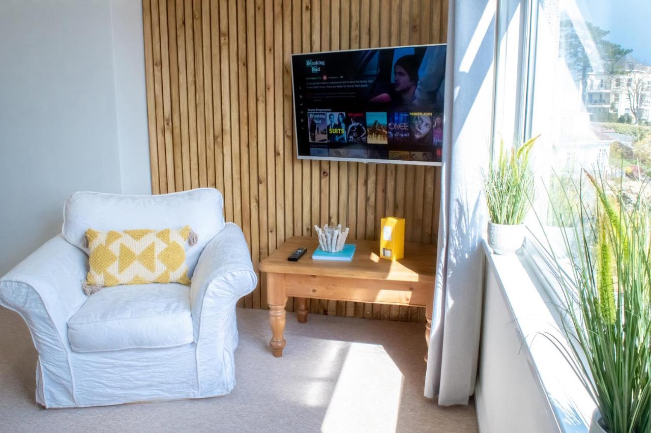Апартаменты Bed& Boujee With Sea Views Торки Экстерьер фото