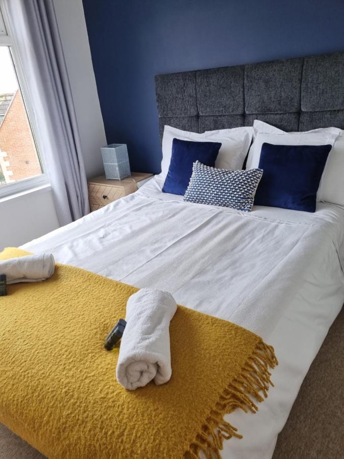 Апартаменты Bed& Boujee With Sea Views Торки Экстерьер фото